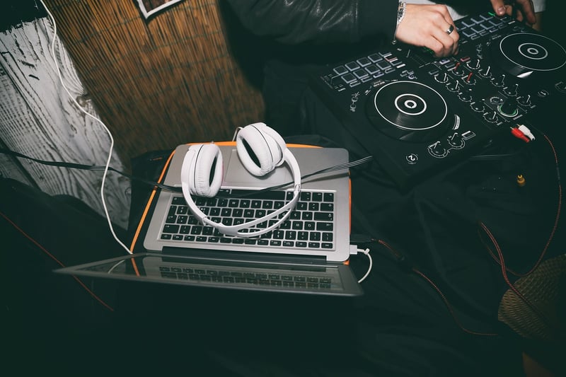Themed DJs
